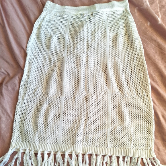 Almost Famous 2XL White Crochet Top and Skirt Set - Picture 9 of 12